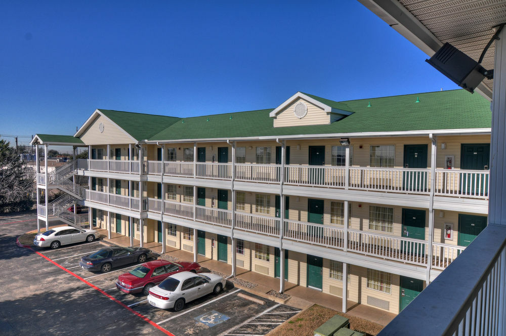 Intown Suites Extended Stay Dallas Tx - Ґарланд Екстер'єр фото